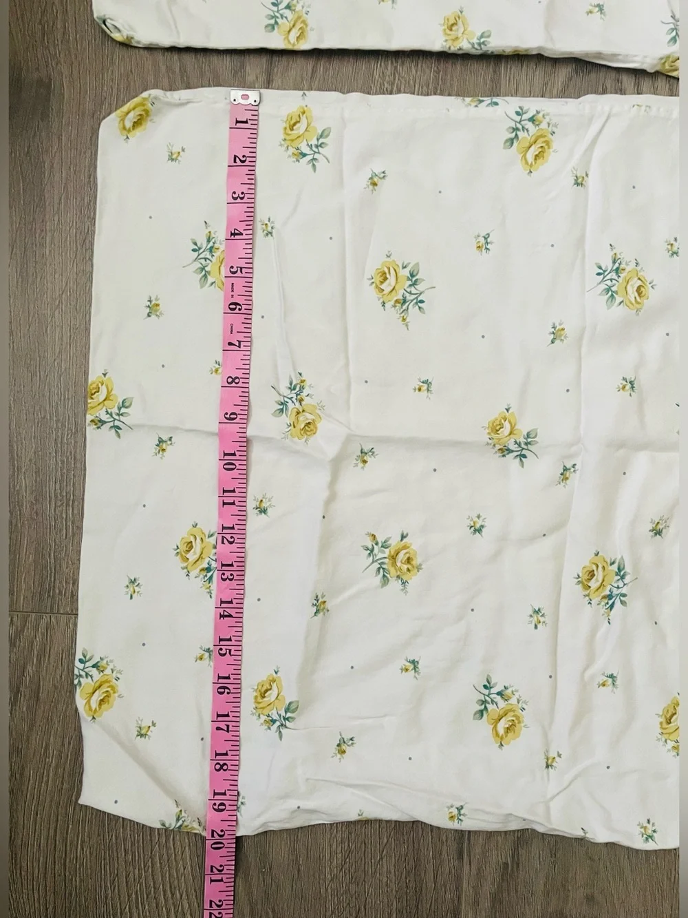 Waverly Vintage Pillowcases Set Of 2 White 20 x 26” Floral Cotton Cottagecore